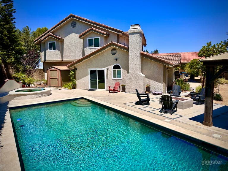  Pool/spa and the rear of the house. 