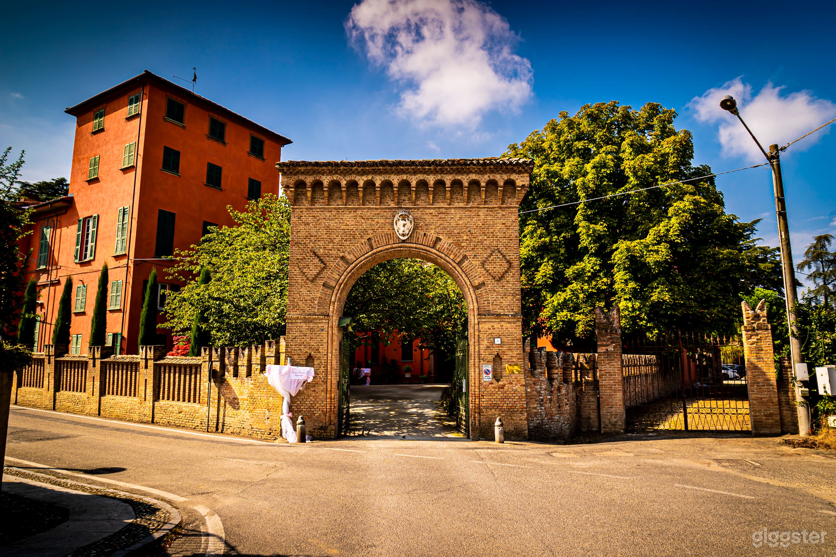 Foto di Palazzo nobiliare del '700 con ambienti d’epoca 1