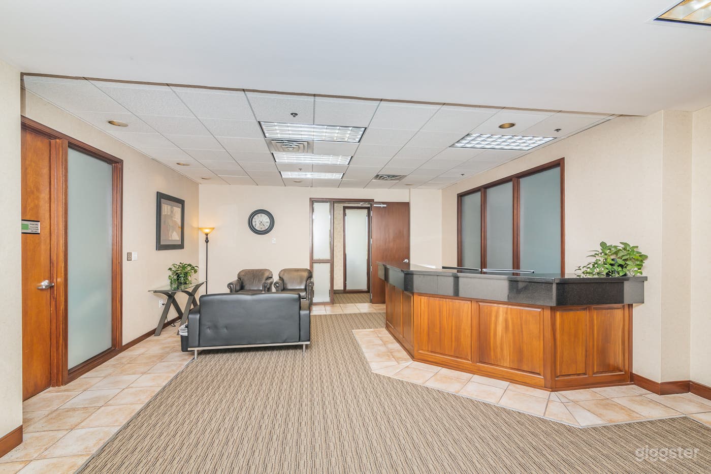 Mid-valley space with great space and views Photo 2