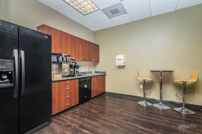  Mid-valley space with great space and views 