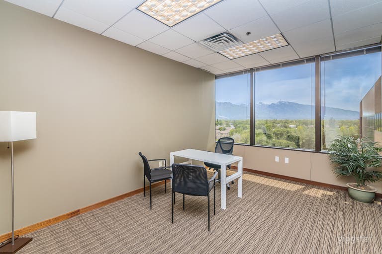  Mid-valley space with great space and views 