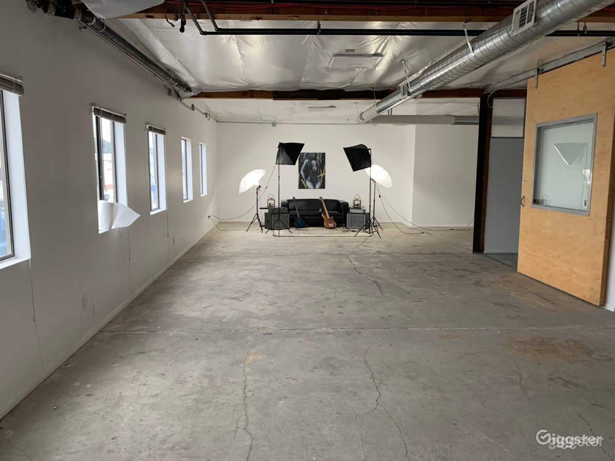 Studio D - Staged Space Studio Perfect for Filming, Commercials, and Video Content Creation Photo 1