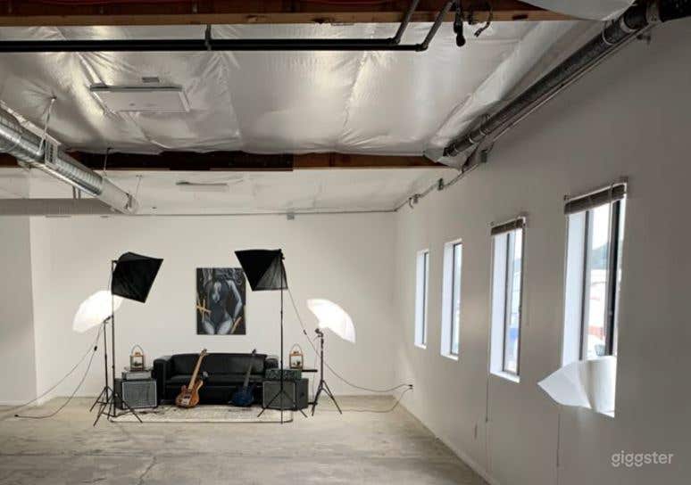 Studio D - Staged Space Studio Perfect for Filming, Commercials, and Video Content Creation Photo 3