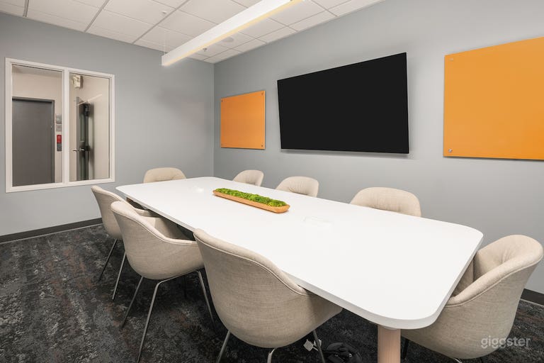  Gorgeous Co-Working Lounge in University District 