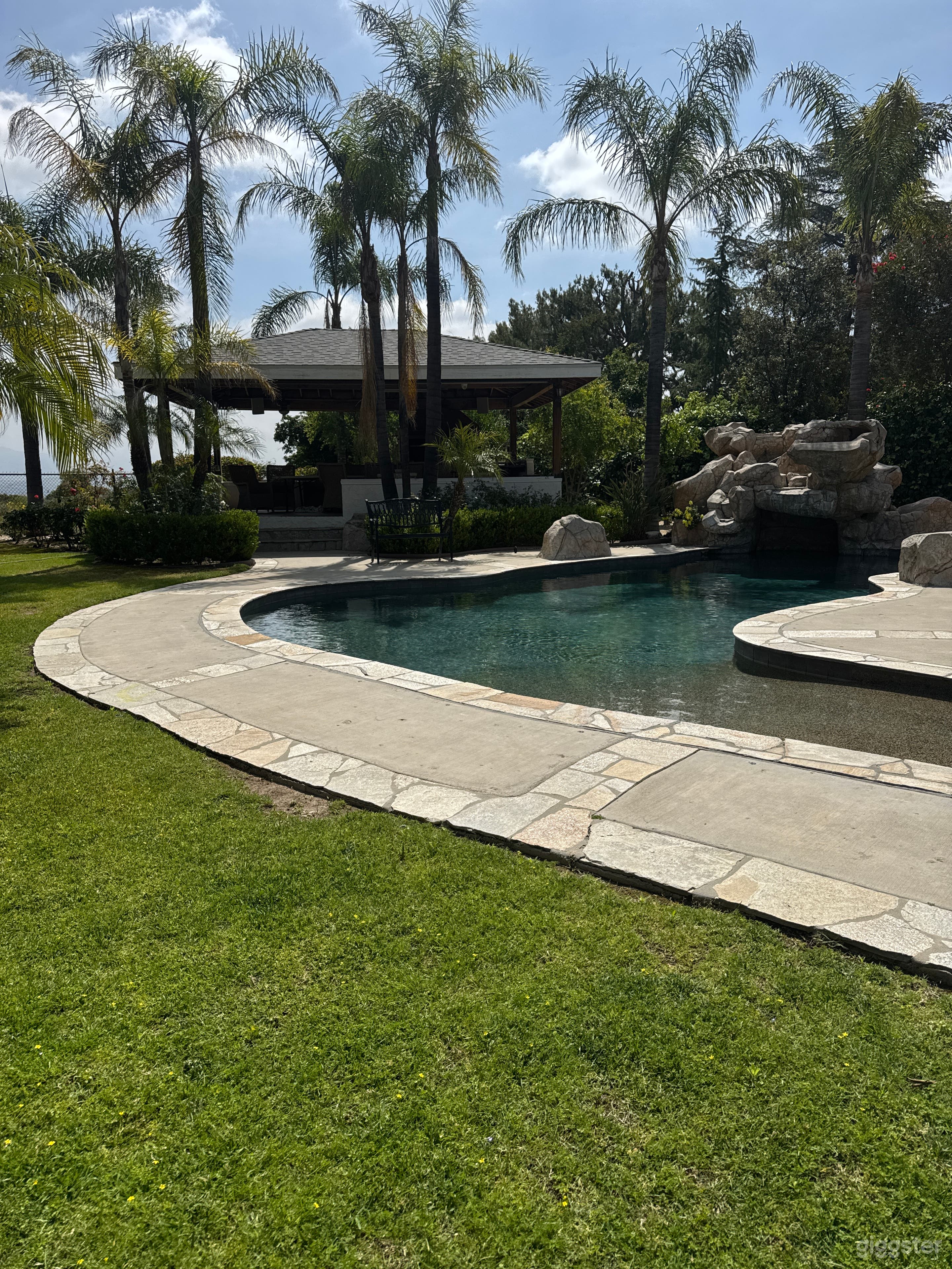 A Tropical Oasis Hidden in the Knollwood Estates Photo 4