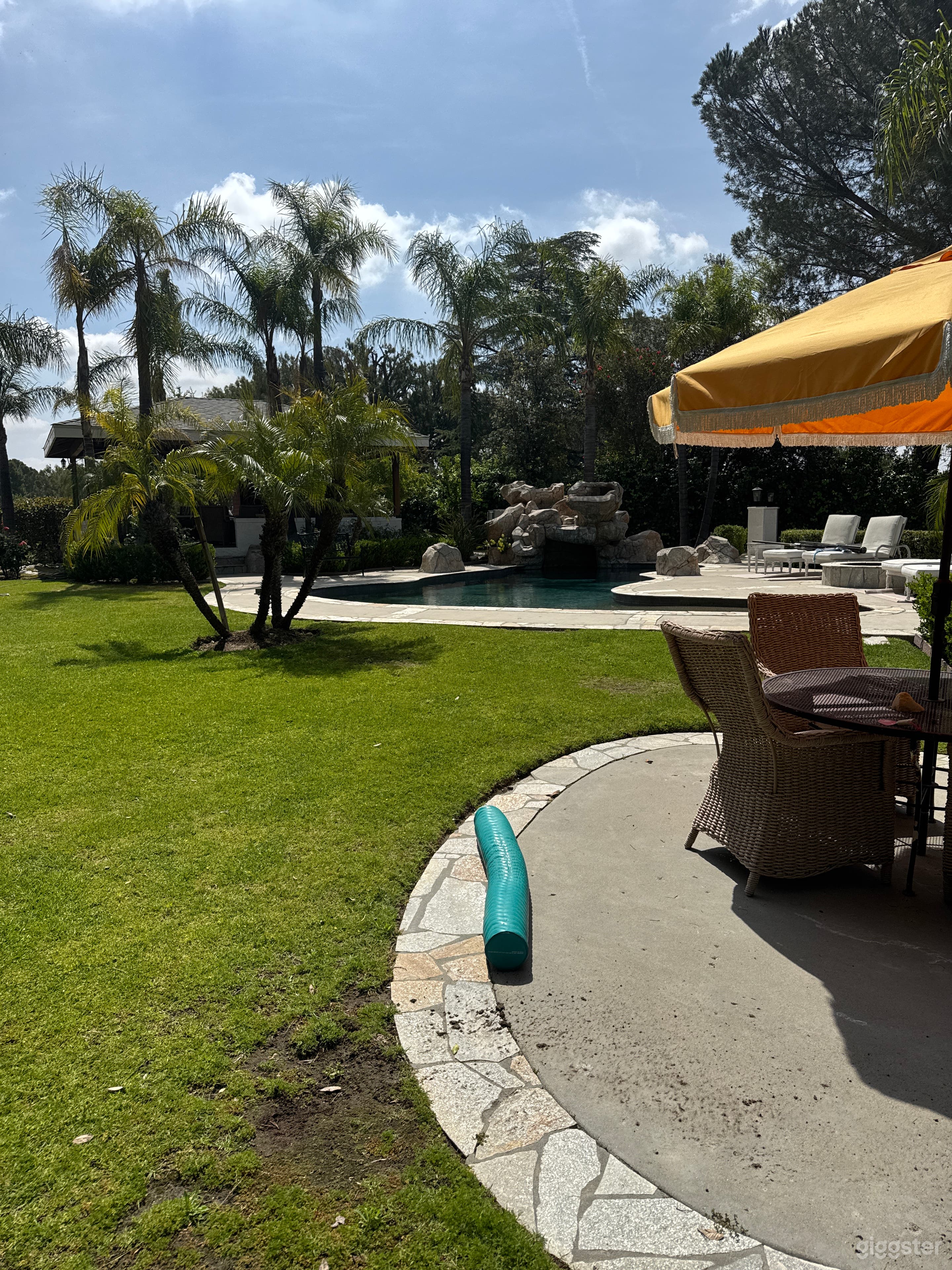 A Tropical Oasis Hidden in the Knollwood Estates Photo 3