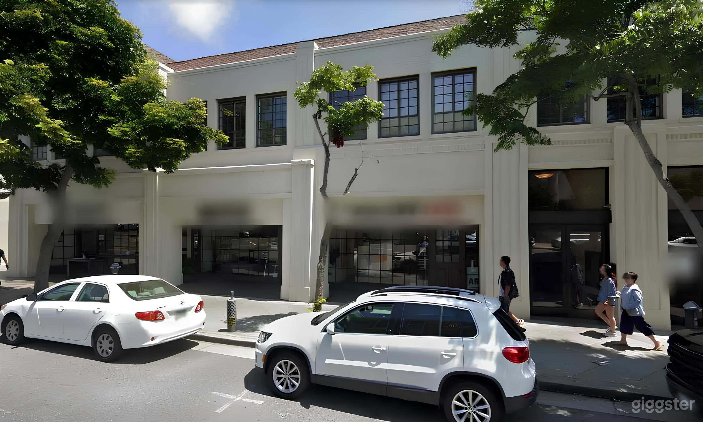 Downtown Santa Monica Art Gallery in Historic 100+ Building Photo 3