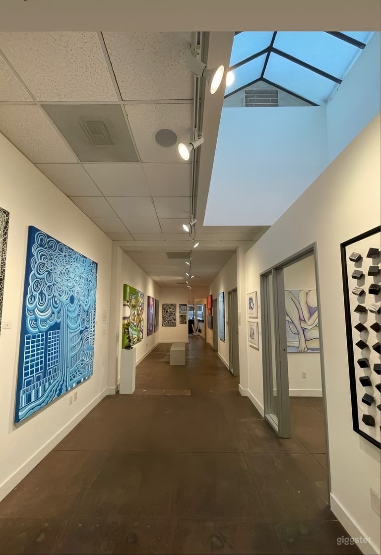  Downtown Santa Monica Art Gallery in Historic 100+ Building 