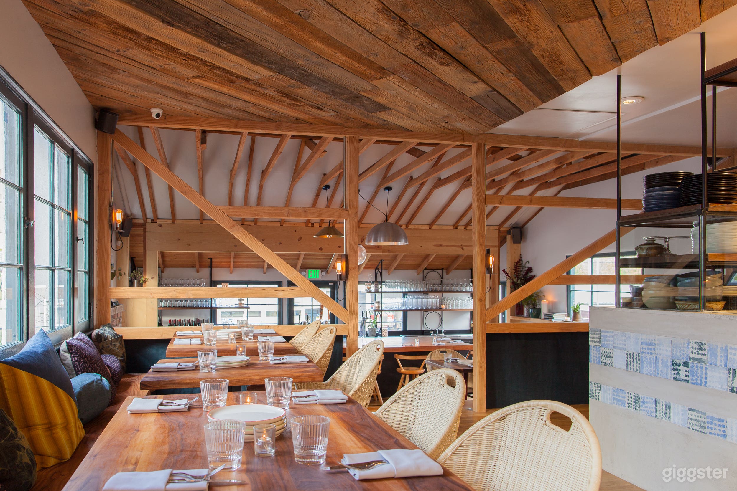 Cozy House/Bungalow Restaurant with Patio Photo 2