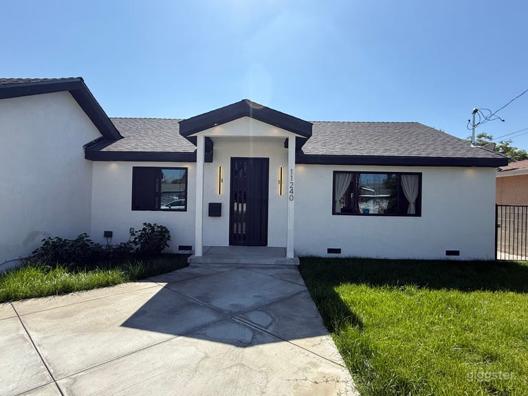  Mid-century white house with piano for shoot 