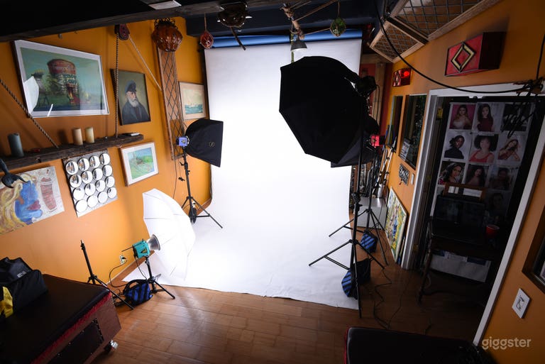  Fully Equipped Photo Studio 