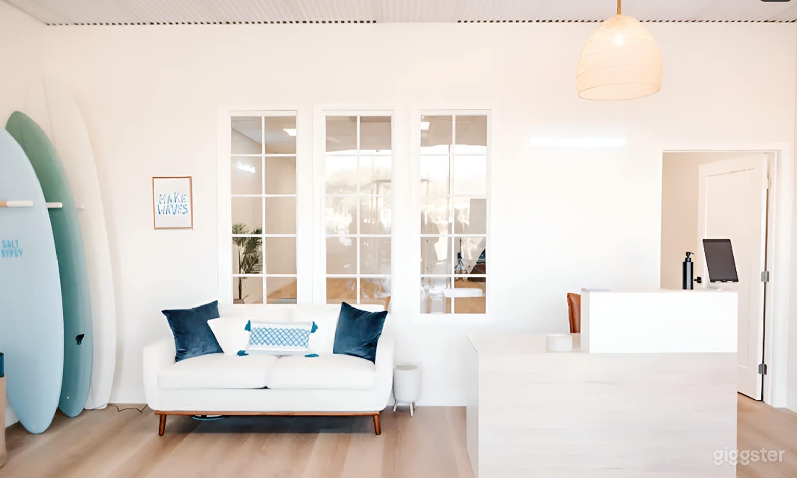 Stunning and Modern Yoga Studio Photo 2