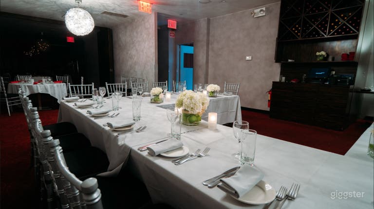  Versatile Upstairs Space 