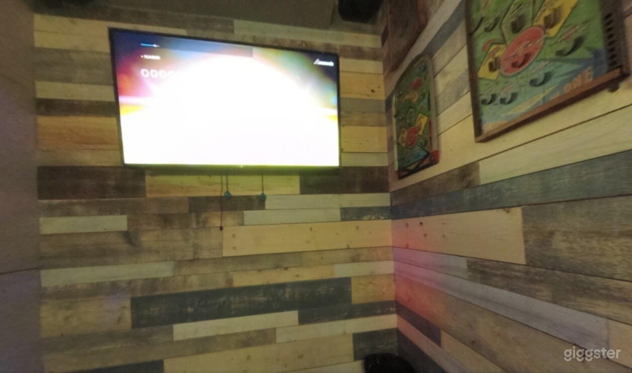 THE PINBALL ROOM Photo 3