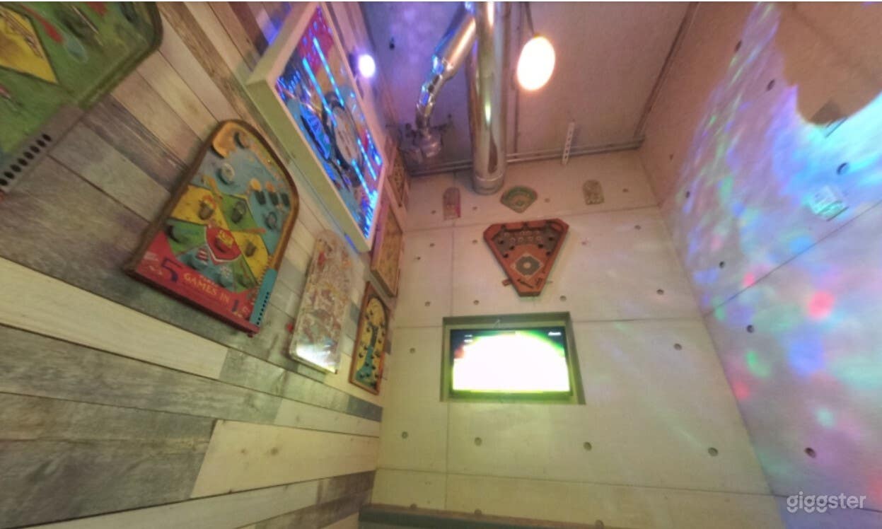 THE PINBALL ROOM Photo 1