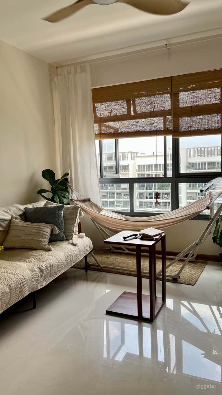  This hammock is a new addition in our living room. Really gives off that cosy resort vibe. 