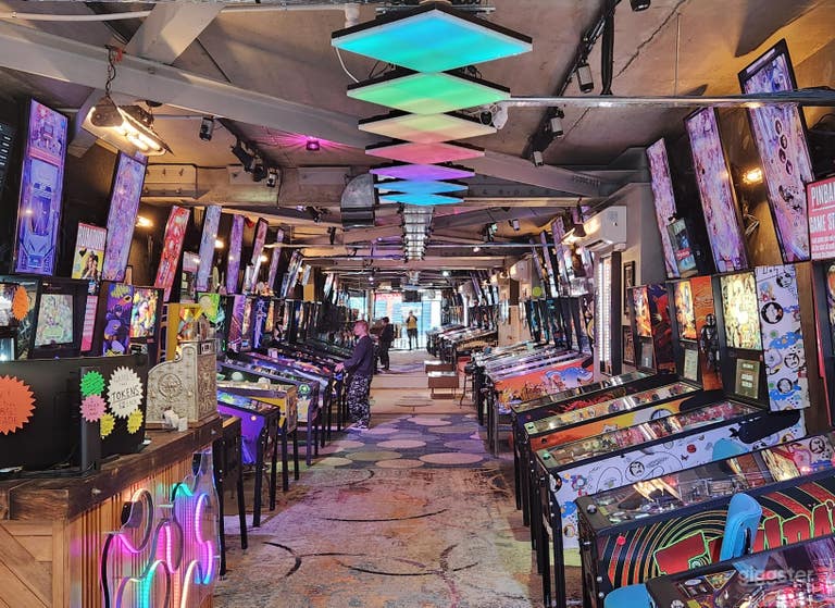  A unique pinball lounge & bar for parties and team building 