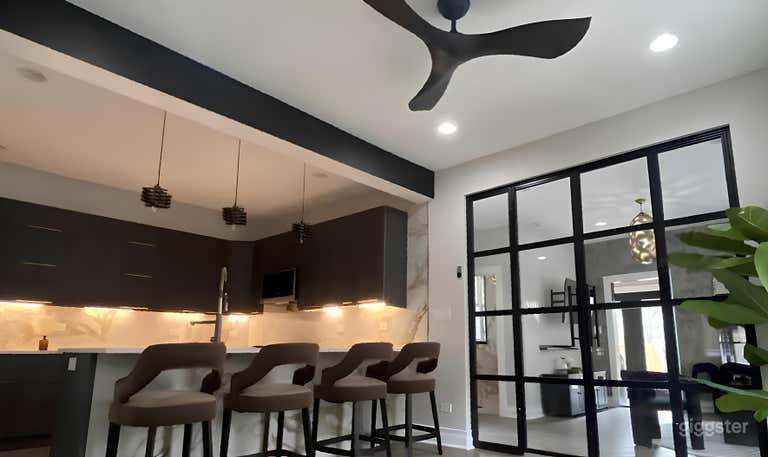  Maison Blanc Noir Victorian Mansion 4500sq ft 