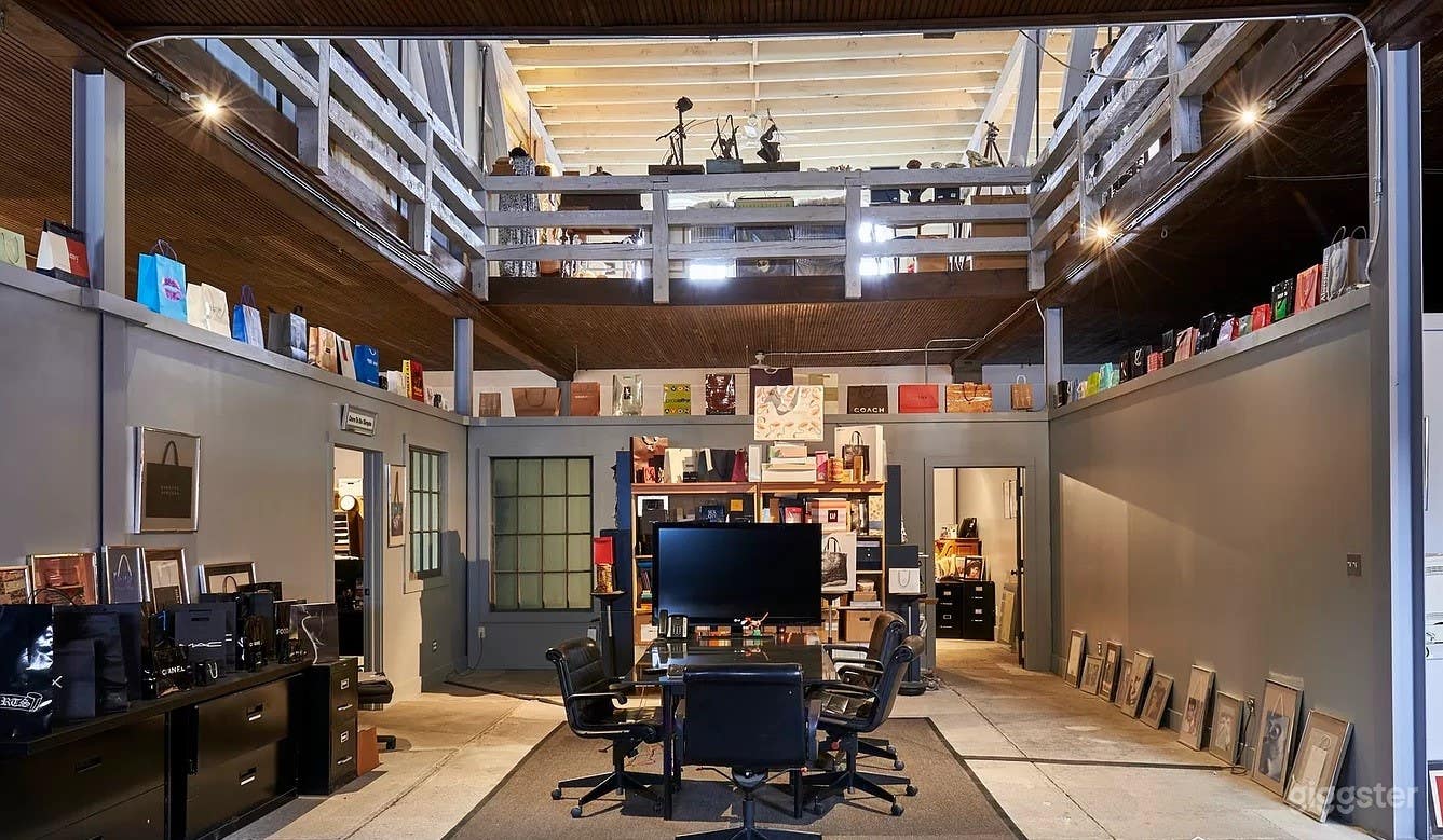 European stone loft carriage house Photo 3