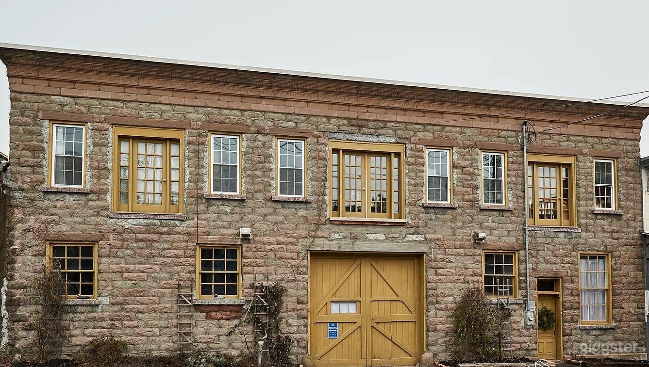 European stone loft carriage house Photo 2