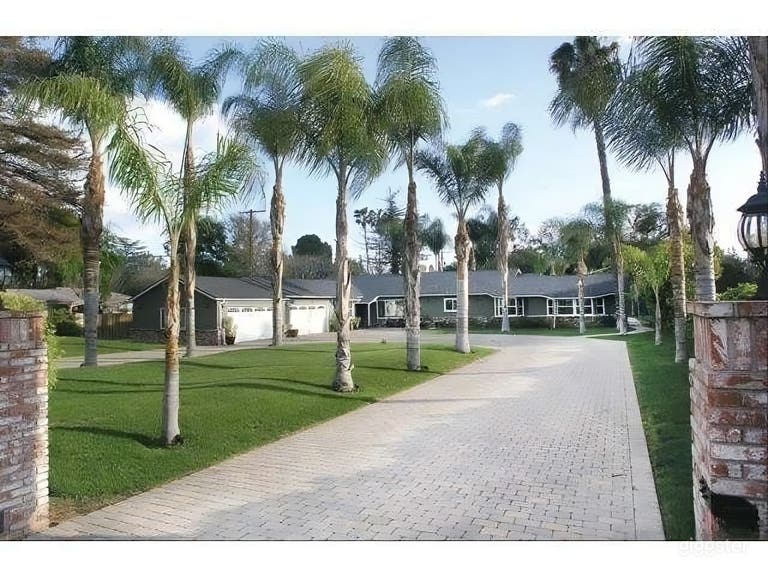  Sherwood Forest Luxury Estate – Resort-Style Production Gem 