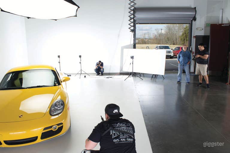  Modern Nashville Studio with Bold Creative Energy 