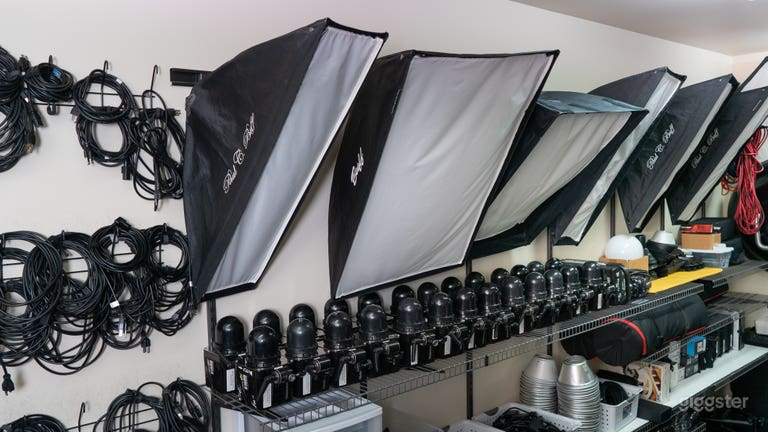  Modern Nashville Studio with Bold Creative Energy 