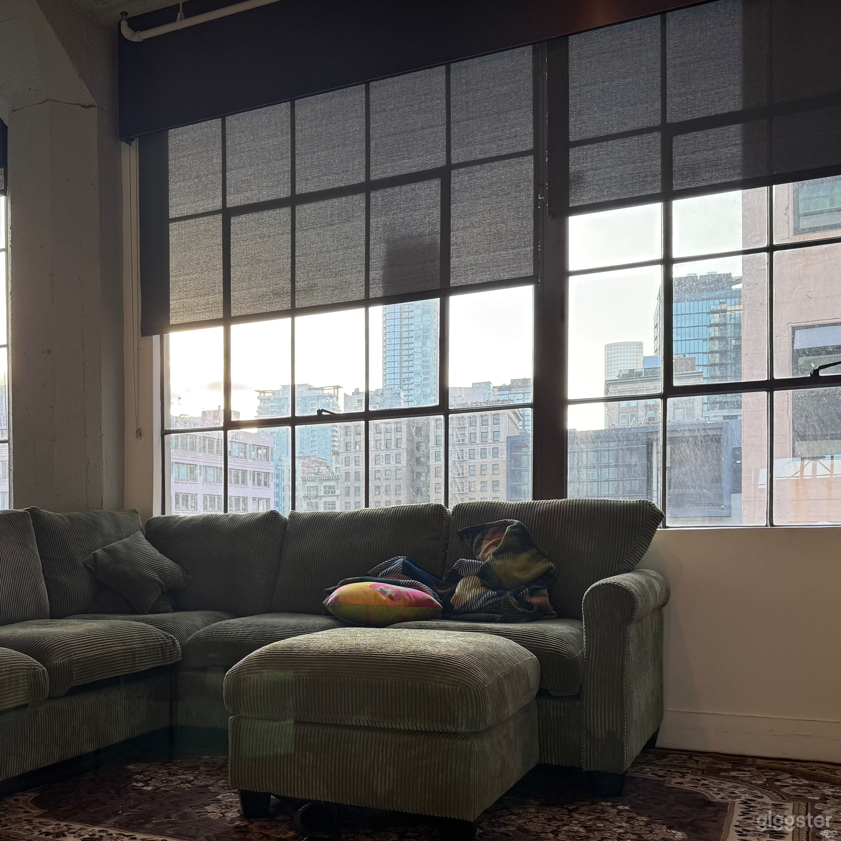 Studio Loft with City view Photo 4