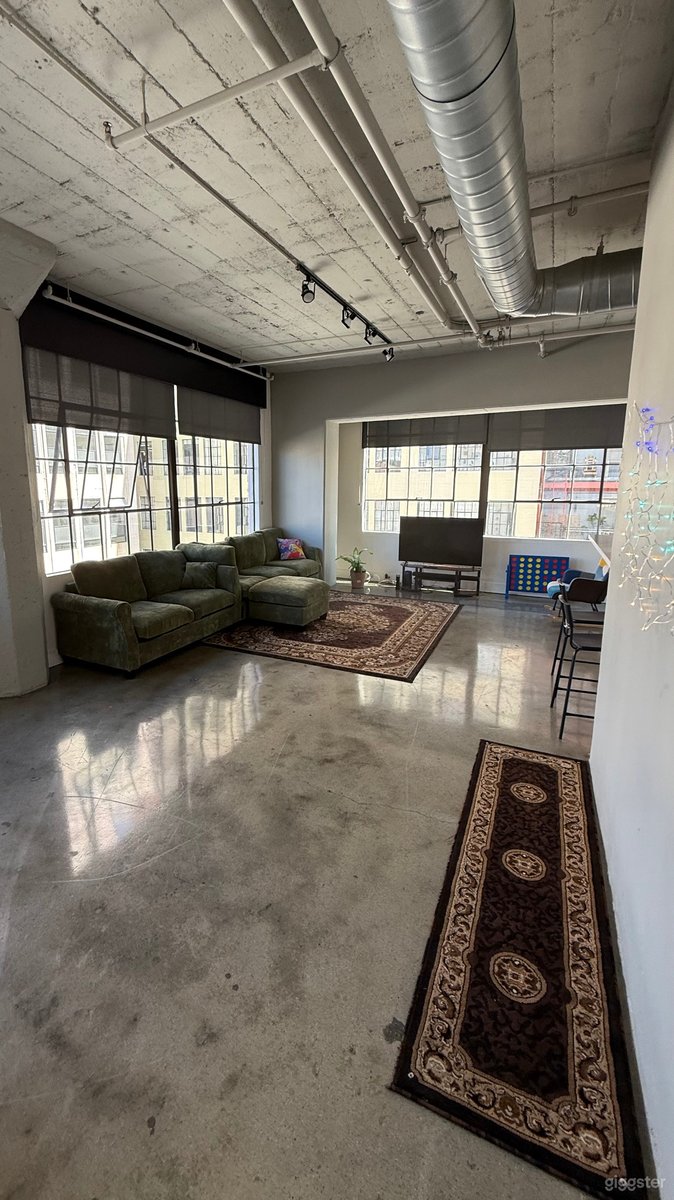 Studio Loft with City view Photo 2