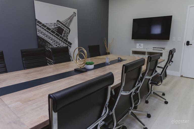  Large Conference Room (10-12)  