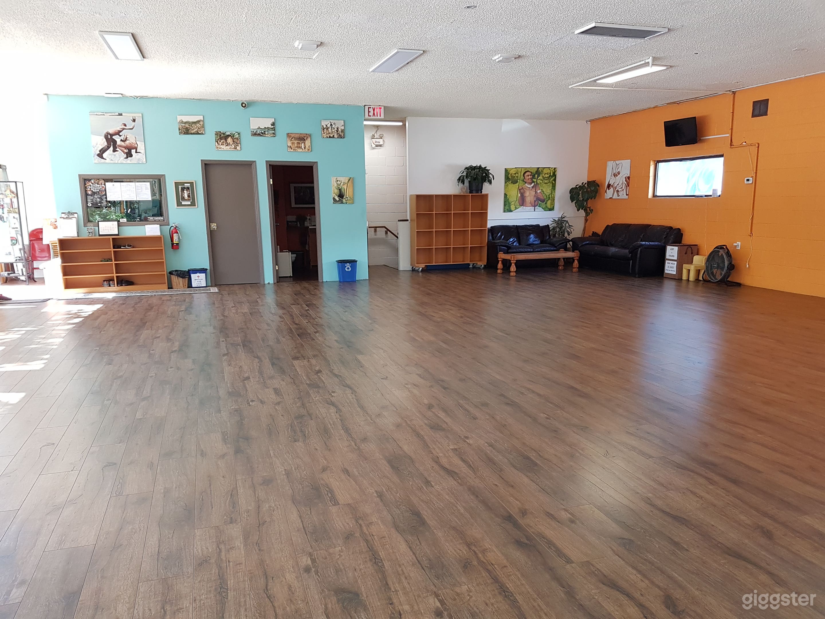 Bright Large Studio Space Photo 4