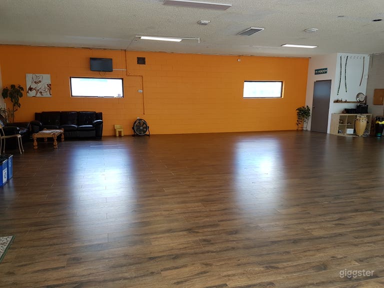  Bright Large Studio Space 