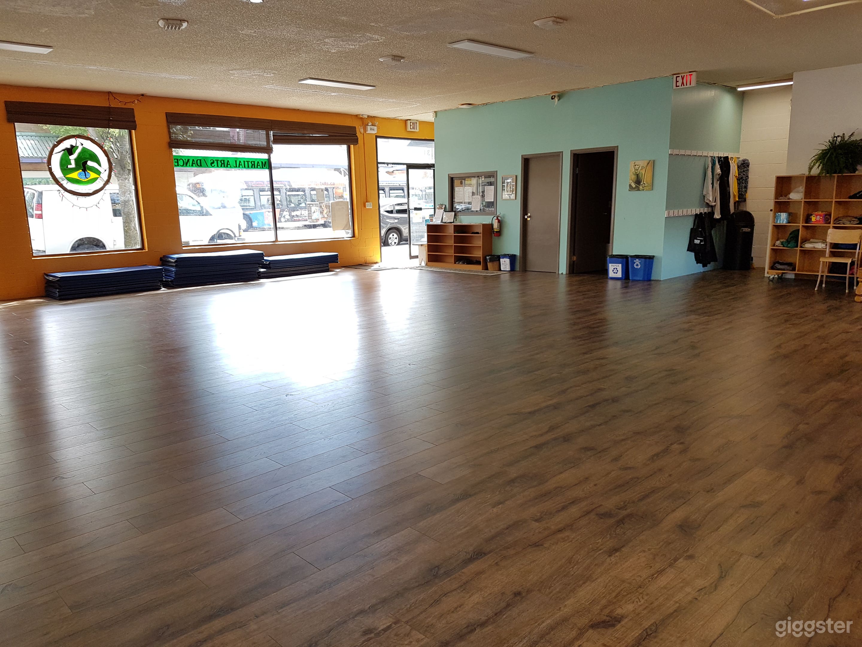 Bright Large Studio Space Photo 2