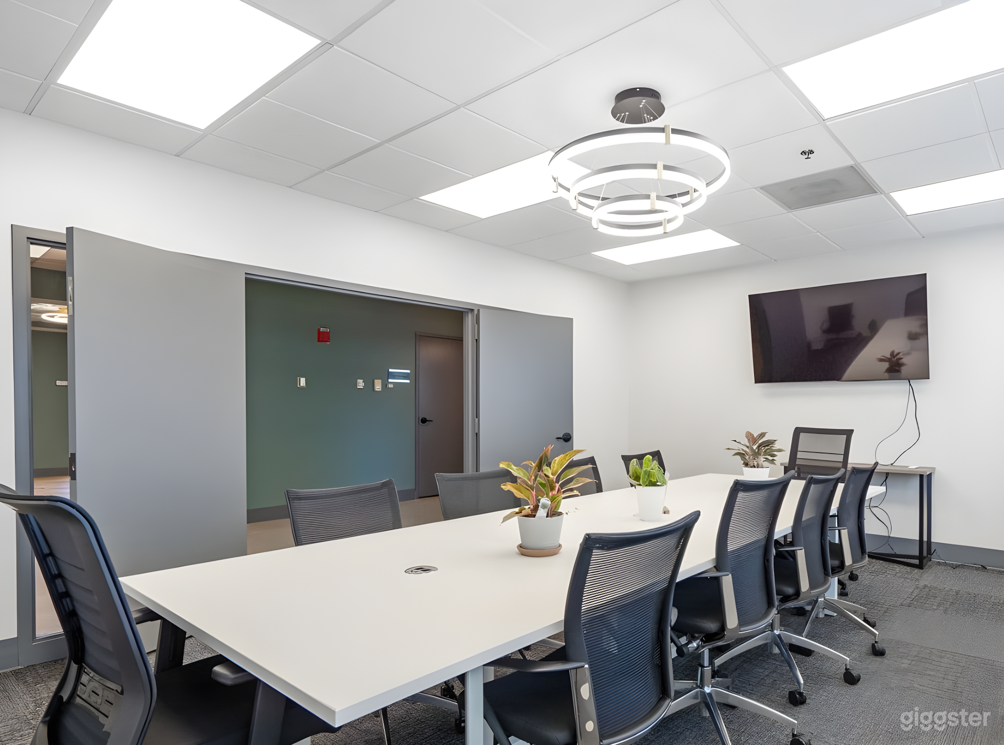 Large Conference Room in Towson Photo 2