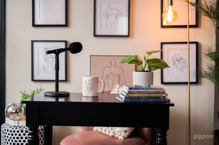  Urban Creative Studio 