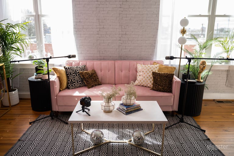  Urban Creative Studio 