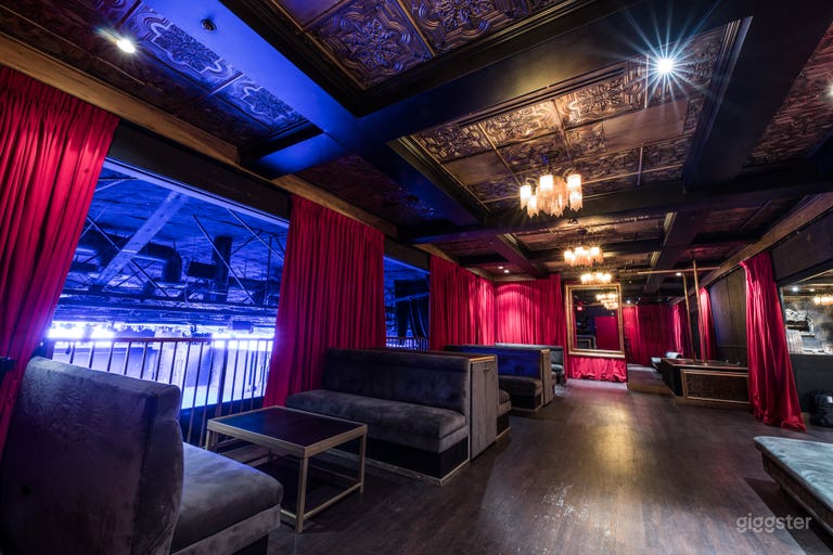  Old Hollywood Lounge 