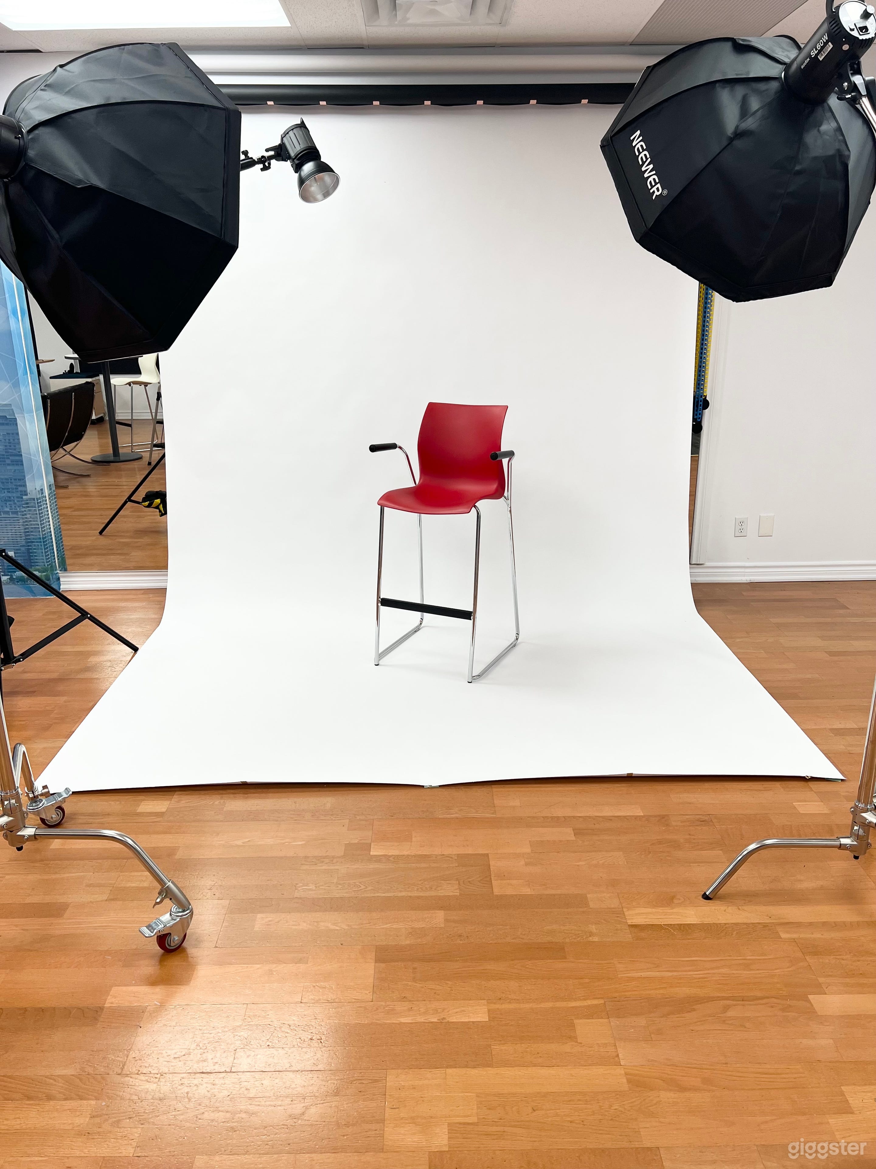 Vaughan Photography Studio Rental & Podcast Set up Photo 2