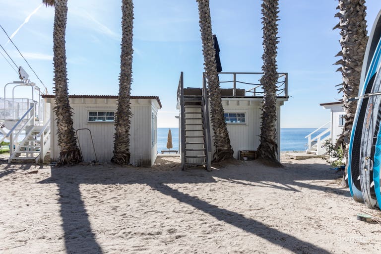  Private Beach & Bluff Resort 