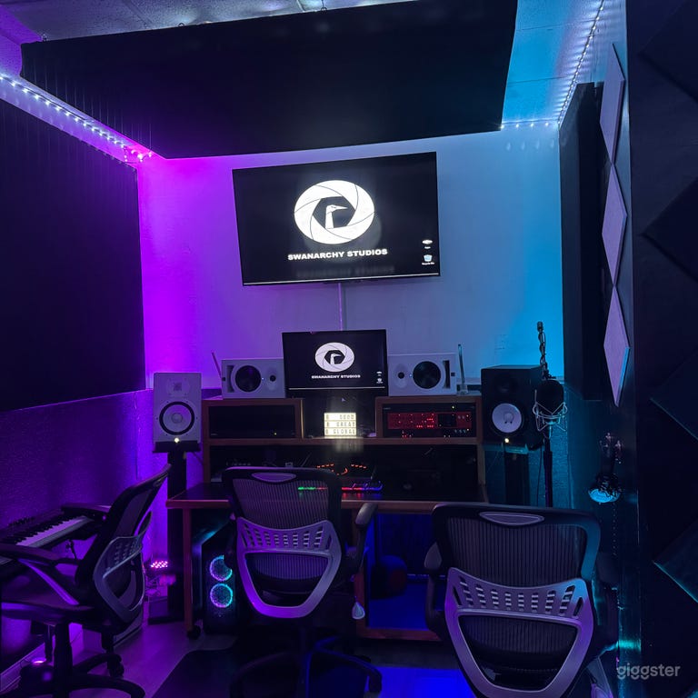  Modern Soundproof Studio - Music/Podcast/Content 