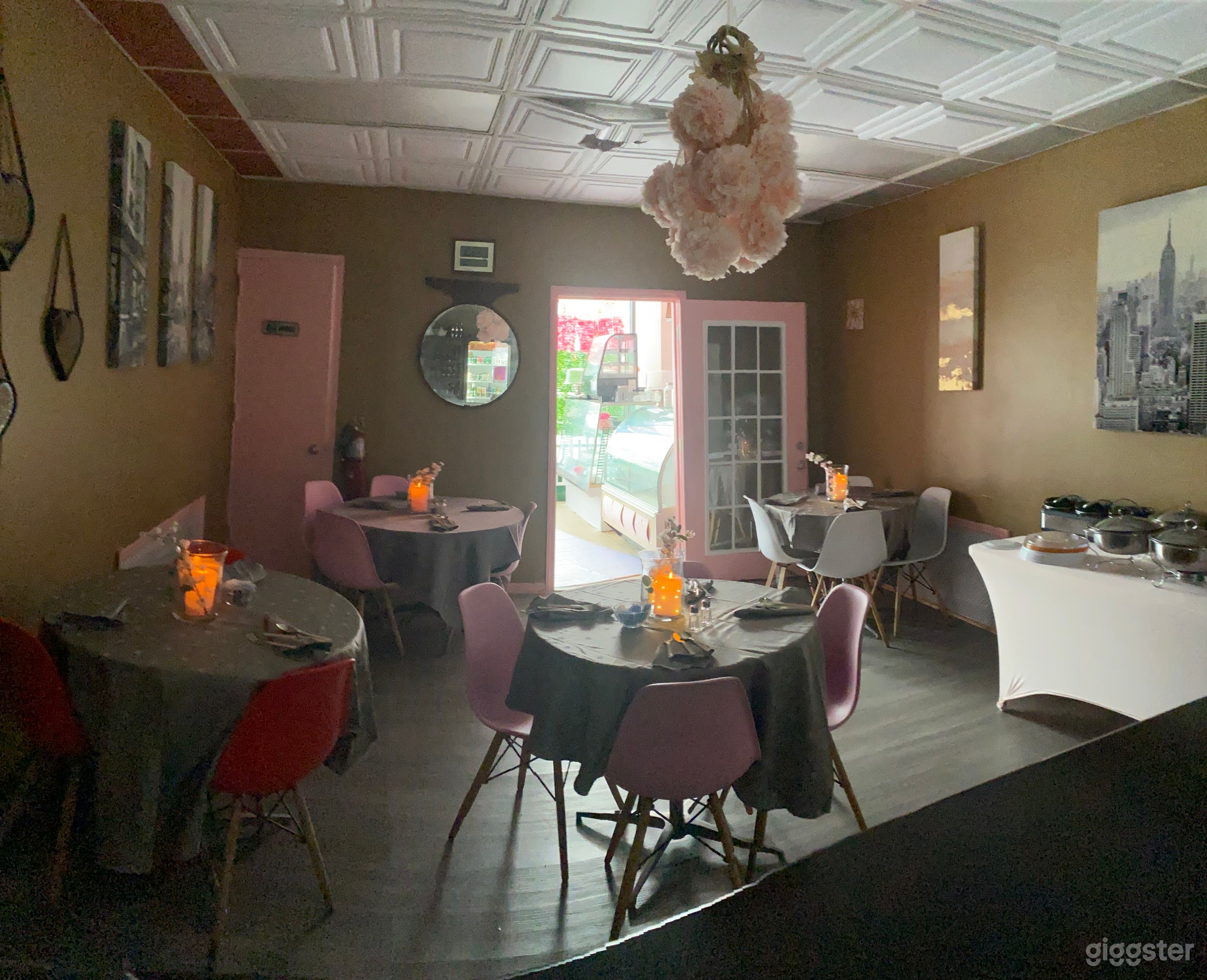 Night setting with led lanterns