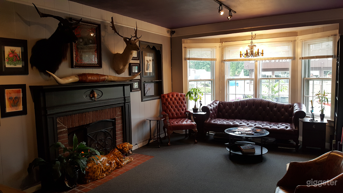 Large artsy welcoming tattoo studio Photo 1