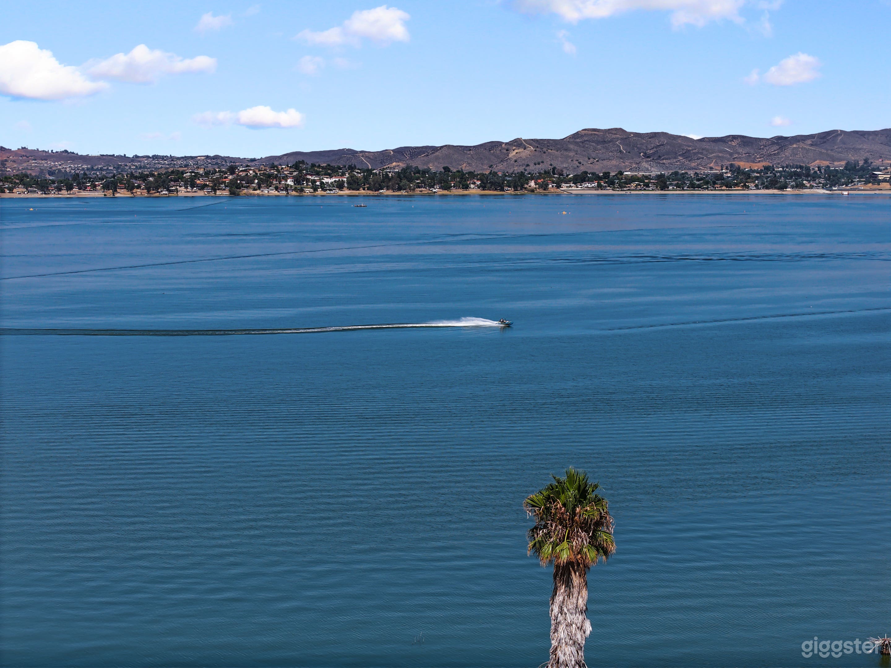 Private 3-Acre Waterfront Estate, Beach, Pergola & Views Photo 2