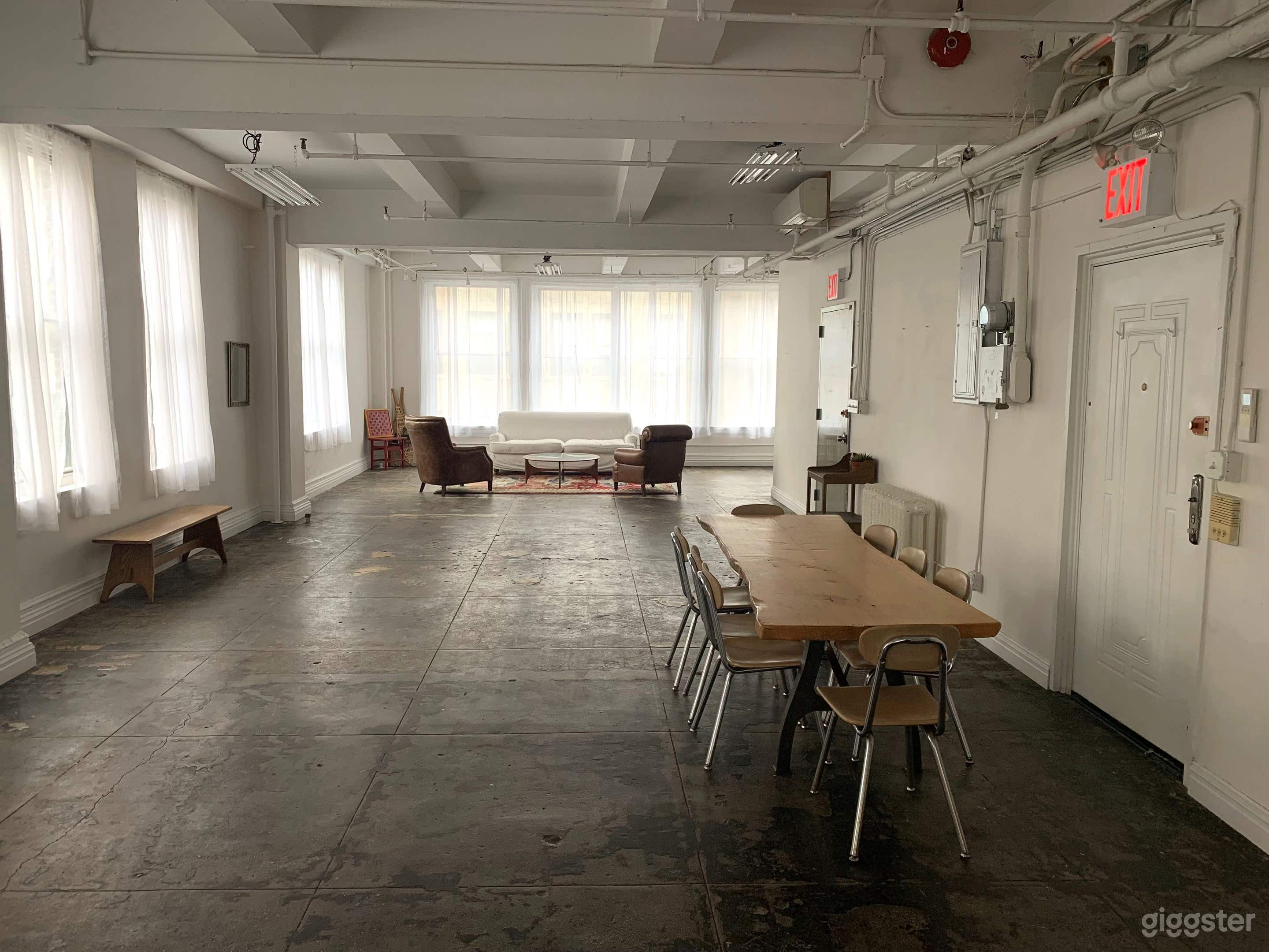 2,000 sq. ft. 10th Floor Studio Photo 2