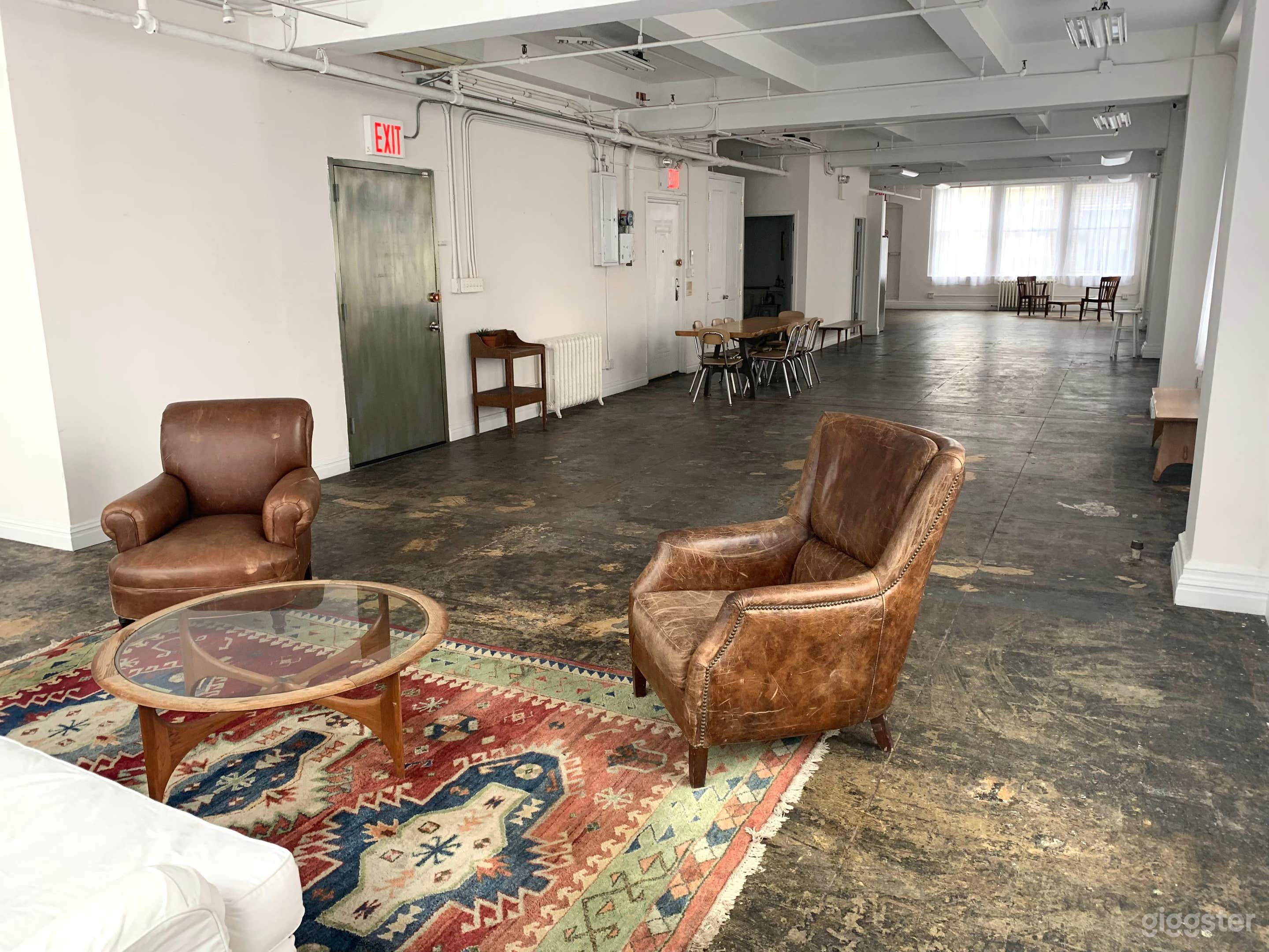 2,000 sq. ft. 10th Floor Studio Photo 1