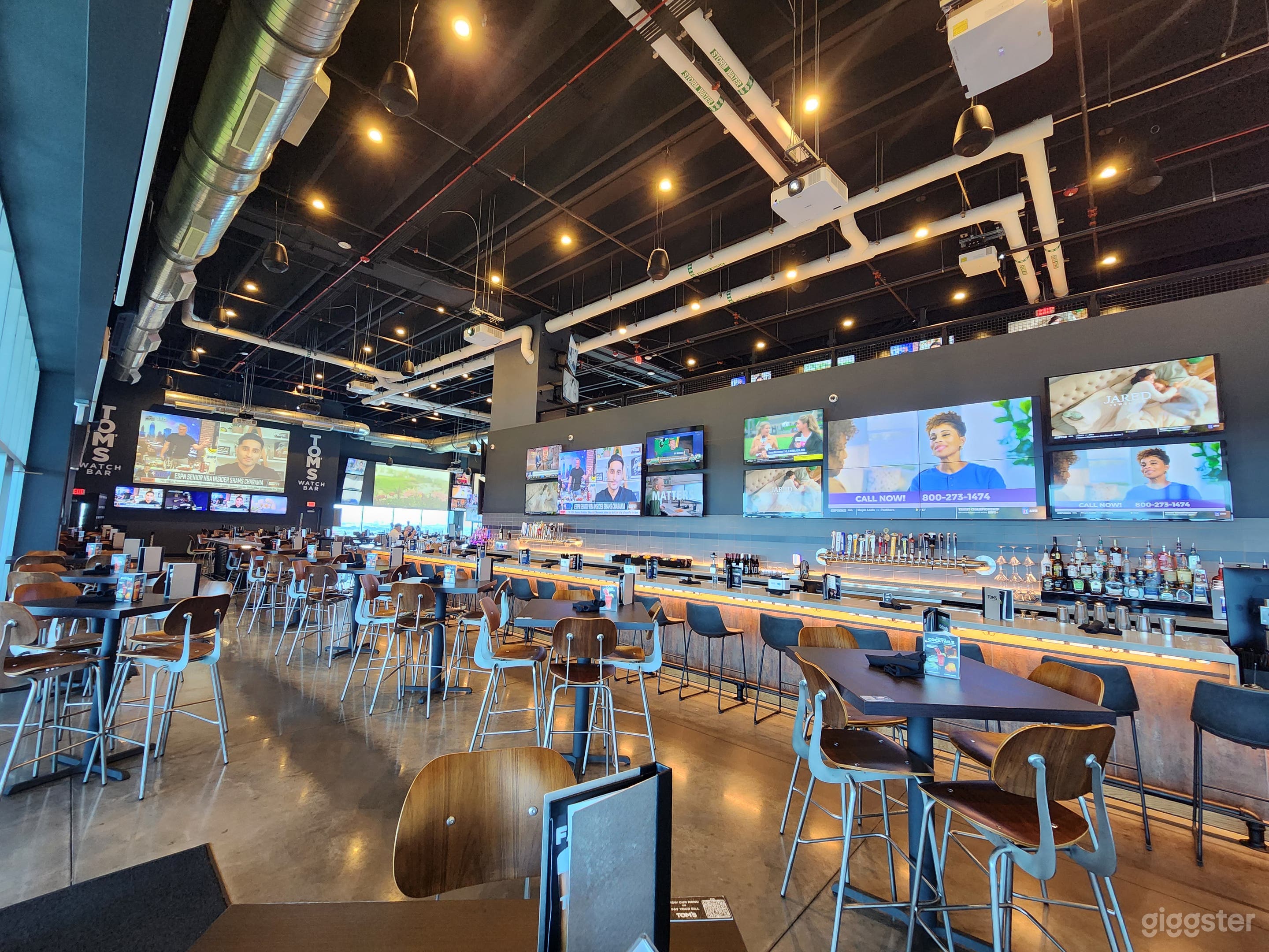 Loft Style Restaurant/Bar with Amazing Views Photo 1