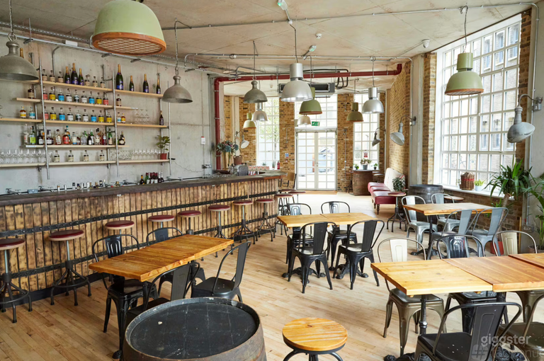  Versatile Cocktail Bar with Rooftop City Views  