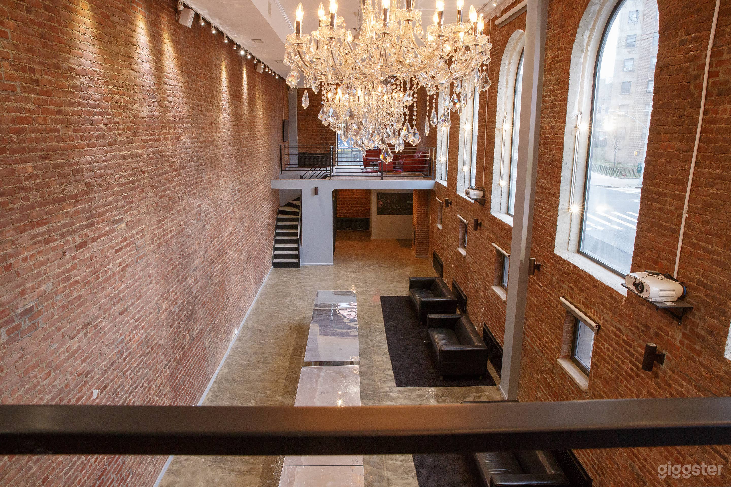 Old Brooklyn Bank with Vault. 4000sf of open space Photo 2