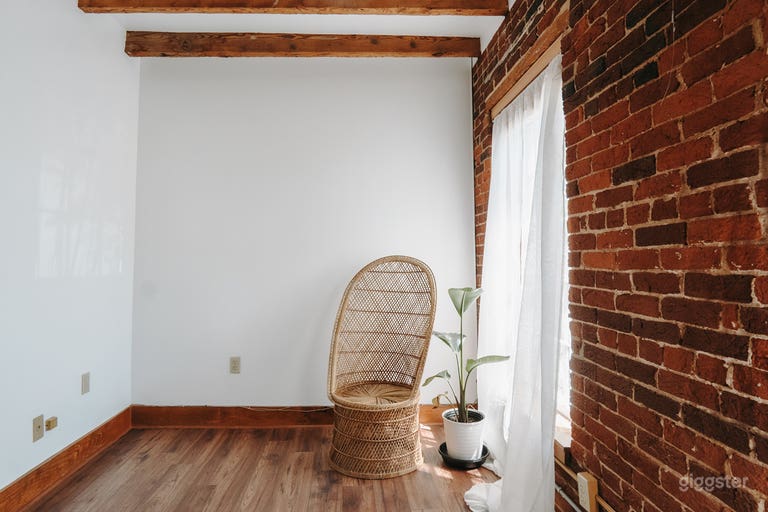  Downtown Lifestyle Photo Studio 