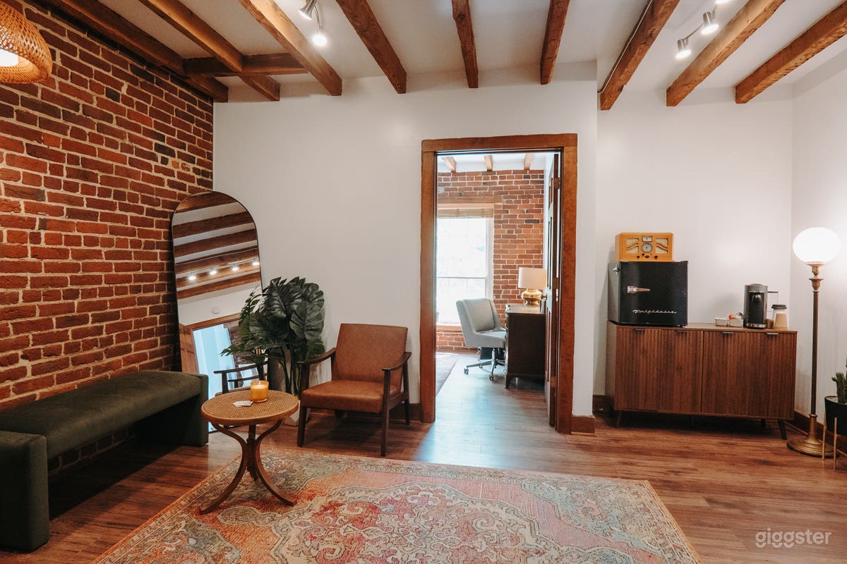 Downtown Lifestyle Photo Studio Photo 2